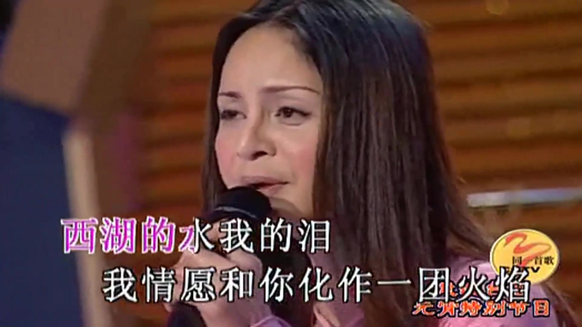 憑《千年等一回》爆紅！她16歲出道被稱：鄧麗君接班人　今淪落「鄉下撈金」現狀令人心疼