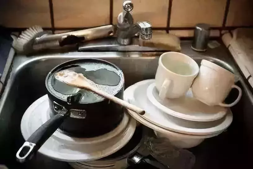 99%的家庭都中招！研究實驗表明：「洗碗3大壞習慣」細菌增加70倍　吃下肚「嚴重可致癌」趁早改掉