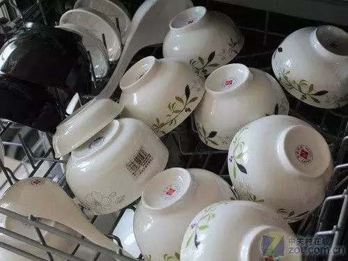 99%的家庭都中招！研究實驗表明：「洗碗3大壞習慣」細菌增加70倍　吃下肚「嚴重可致癌」趁早改掉