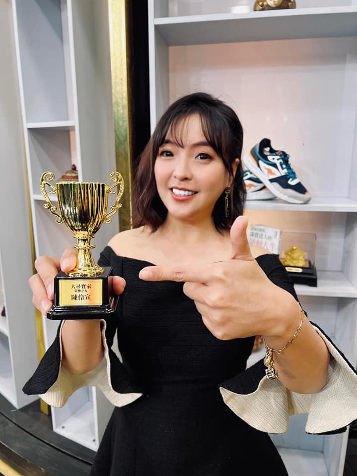 升格當醫師娘！本土劇女星「突面癱眼歪嘴斜」講話還漏風　崩潰爆哭「睡覺還需要貼膠帶」病況曝光