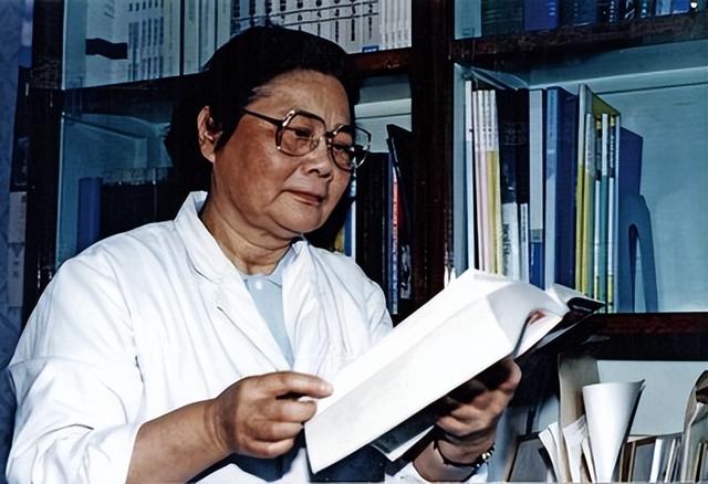 出身軍閥家教嚴格！「女兒卻每月當月光族」一發薪就花光　豪擲1300萬「臨走前戶頭剩三百」卻受到眾人景仰