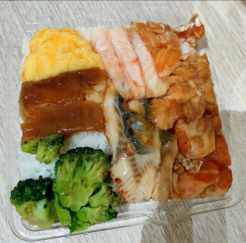 國王的壽司？壽司店發現「白飯竟然要100元」超傻眼　拿湯匙一挖「底部根本驚喜包」網讚：超划算