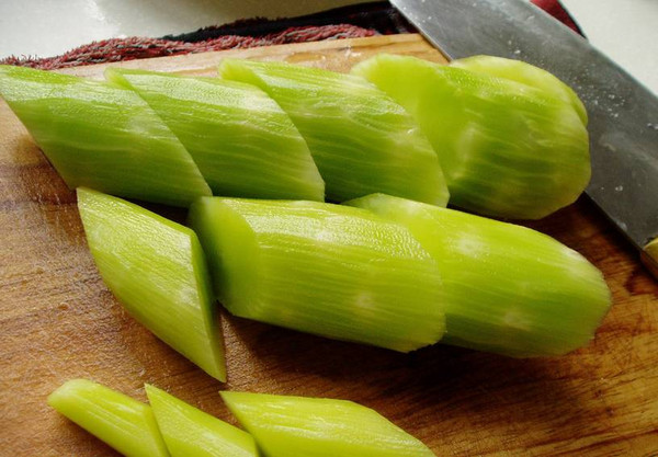 春天一定要吃的蔬菜！比地瓜抗癌「效果還要強」還能降血壓　飯桌不能少了它