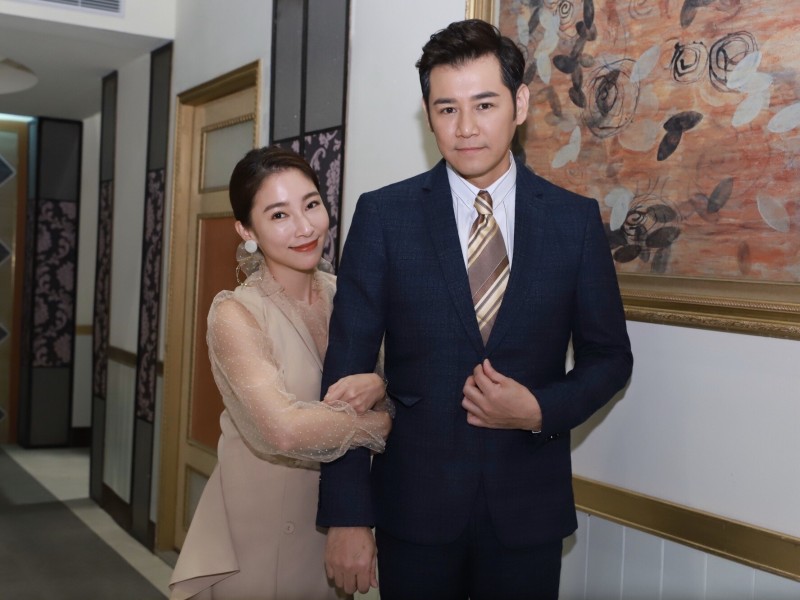 恭喜當爸爸了❤️《黃金》男星「老婆半小時順產」幸福陪伴身旁　孩子性別曝光「長的像爸爸」頭髮超濃密