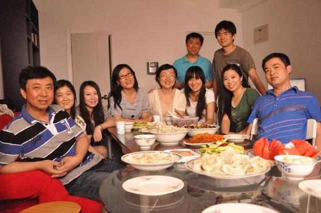 雙方父母第一次見面！飯後男友「主動結帳」拒絕AA　散席後「爸媽卻勸女兒別嫁」