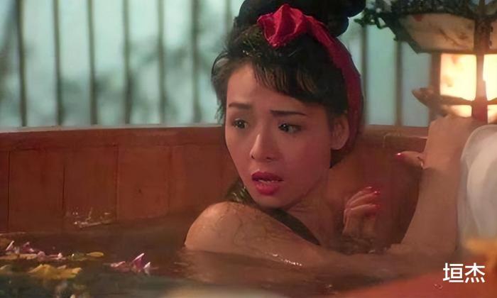 曾是波霸始祖！一代豔星「砸7百萬替美胸保險」28歲為愛隱退　相愛20年「不婚不生財產留給前妻」