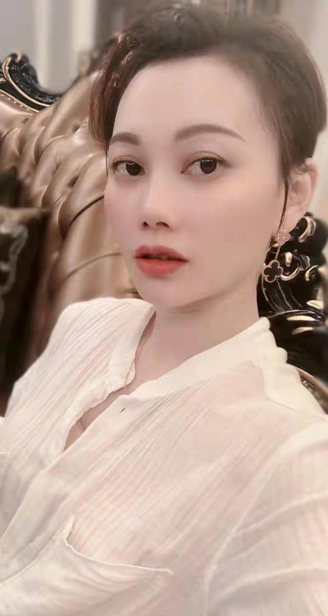 不用靠老公！36歲職業媽「13年狂生7胎」白天開公司晚上帶孩子　「爆紅後拒千萬薪」一個人育兒觀讚翻全網