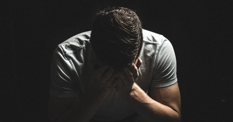 「今生不再相欠，來生不要再見！」獨生子被逼到跳樓　父母抱頭崩潰：真的對不起...