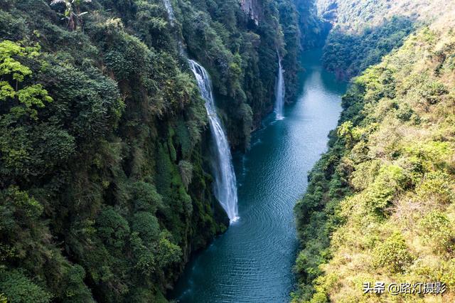 隱居深山10年！她花4百萬元「住到懸崖峭壁上」　天天養魚怡然自得「年收入竟破百萬」樂享仙境生活