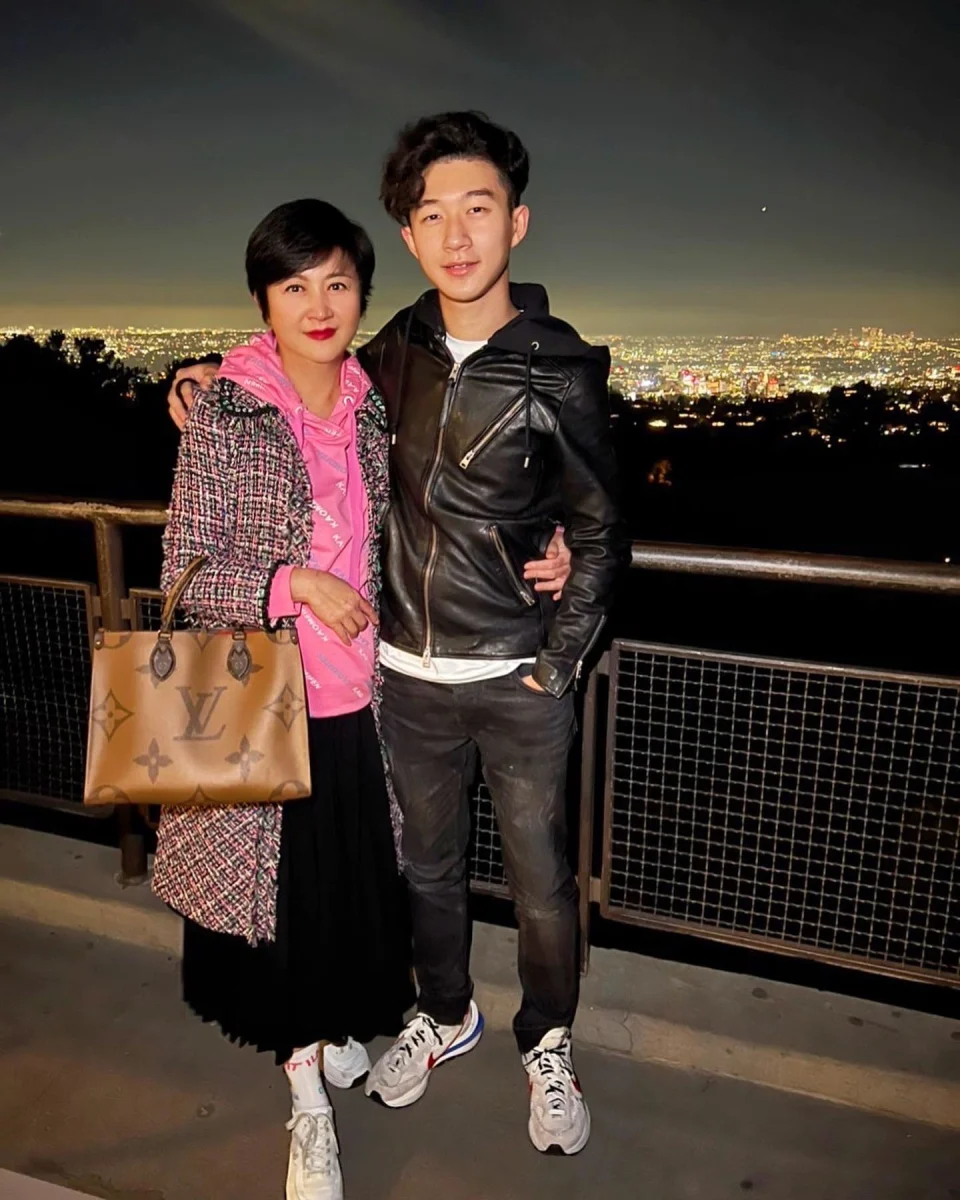 獨自定居台灣！崔佩儀「偽單身現狀曝光」如今沒牽絆　獨子赴美念書「仍常常想到她」欣慰：沒白疼兒