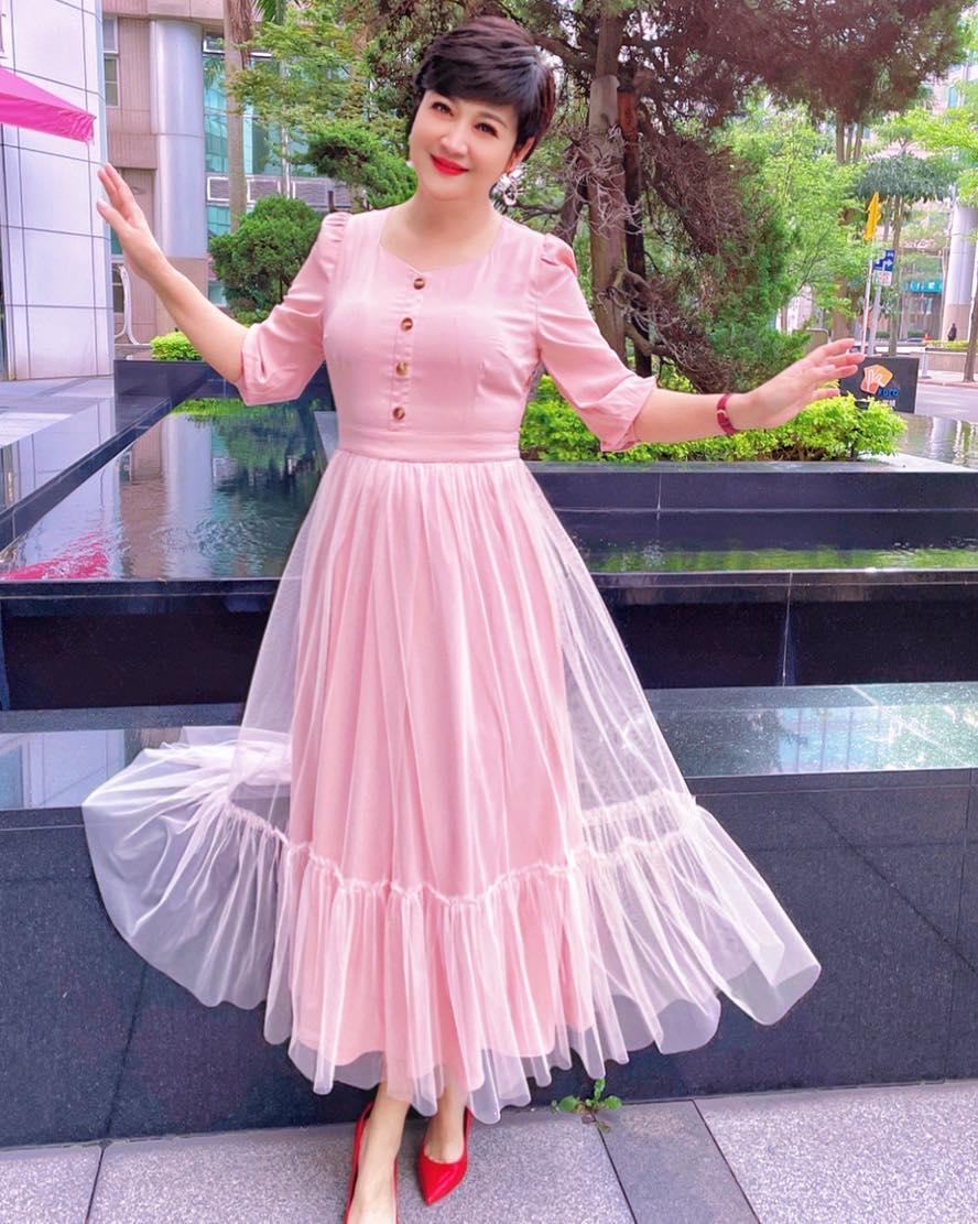 獨自定居台灣！崔佩儀「偽單身現狀曝光」如今沒牽絆　獨子赴美念書「仍常常想到她」欣慰：沒白疼兒
