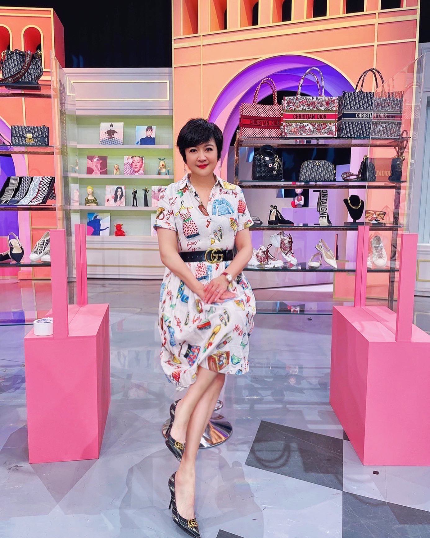 獨自定居台灣！崔佩儀「偽單身現狀曝光」如今沒牽絆　獨子赴美念書「仍常常想到她」欣慰：沒白疼兒