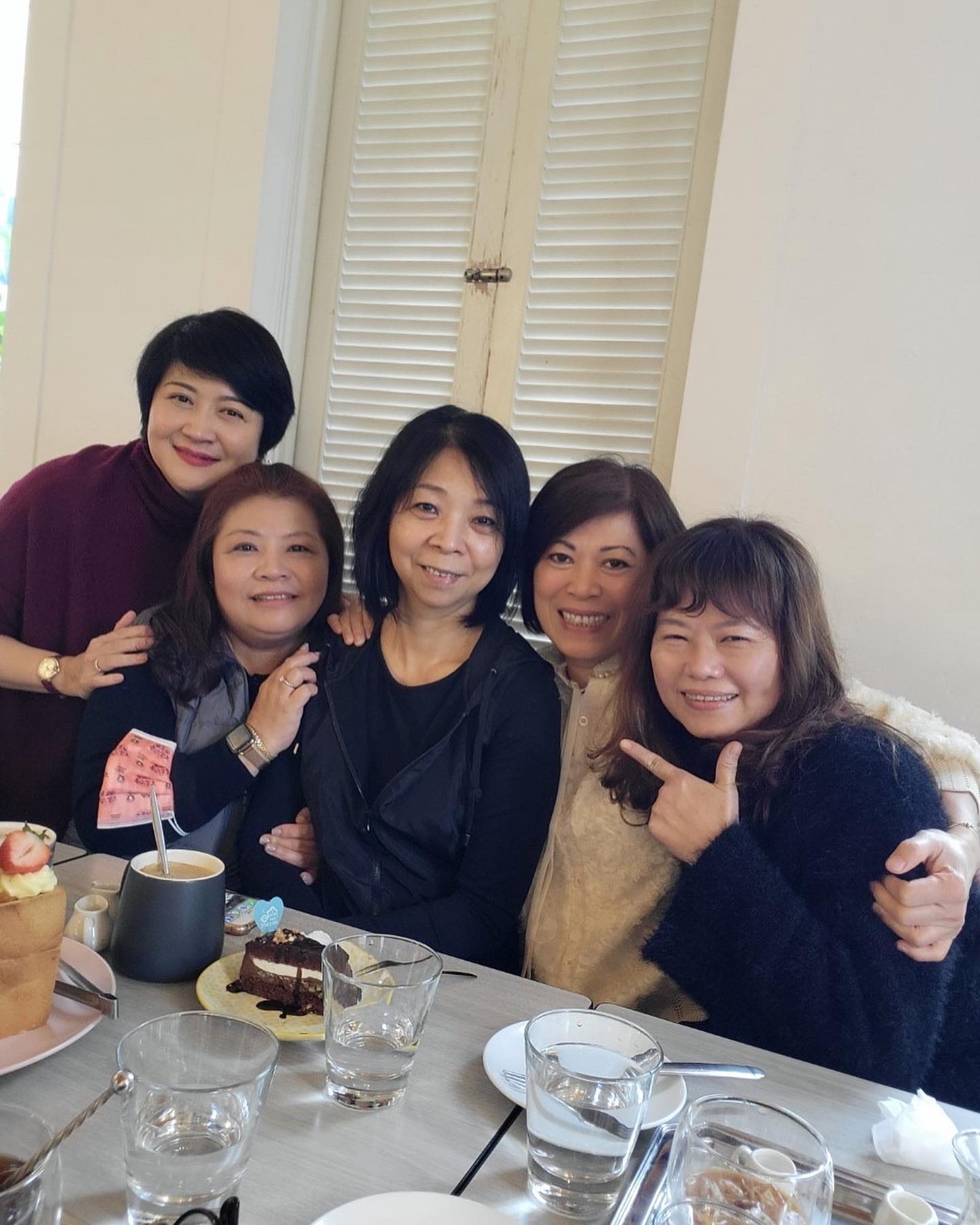 獨自定居台灣！崔佩儀「偽單身現狀曝光」如今沒牽絆　獨子赴美念書「仍常常想到她」欣慰：沒白疼兒