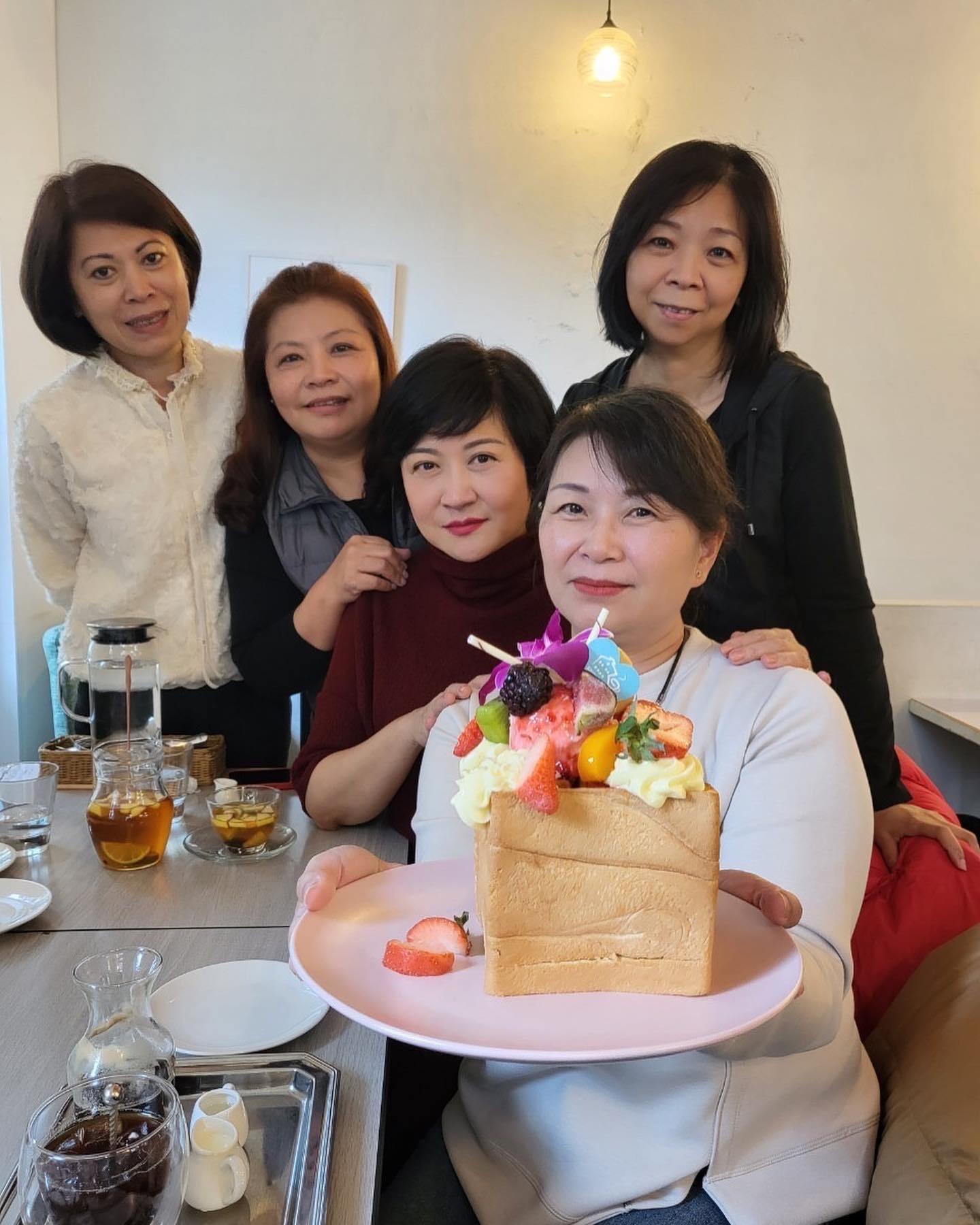 獨自定居台灣！崔佩儀「偽單身現狀曝光」如今沒牽絆　獨子赴美念書「仍常常想到她」欣慰：沒白疼兒