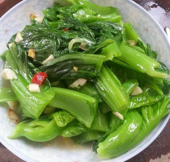 不管炒什麼蔬菜！記住3點「炒蔬菜不變黑」菜葉綠得發亮