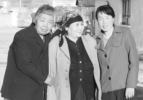 無血緣大家庭！她自己粗茶淡飯「卻收養180個孩子」　一視同仁從不偏心「過往經歷讓她立定志向」今成最幸福媽媽