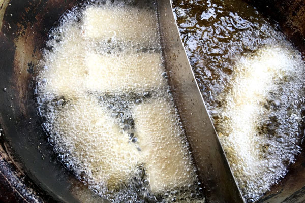 致癌物超標20倍！有問題的食用油「危害健康」增加發病風險　自查廚房是否有4種油：別再吃了