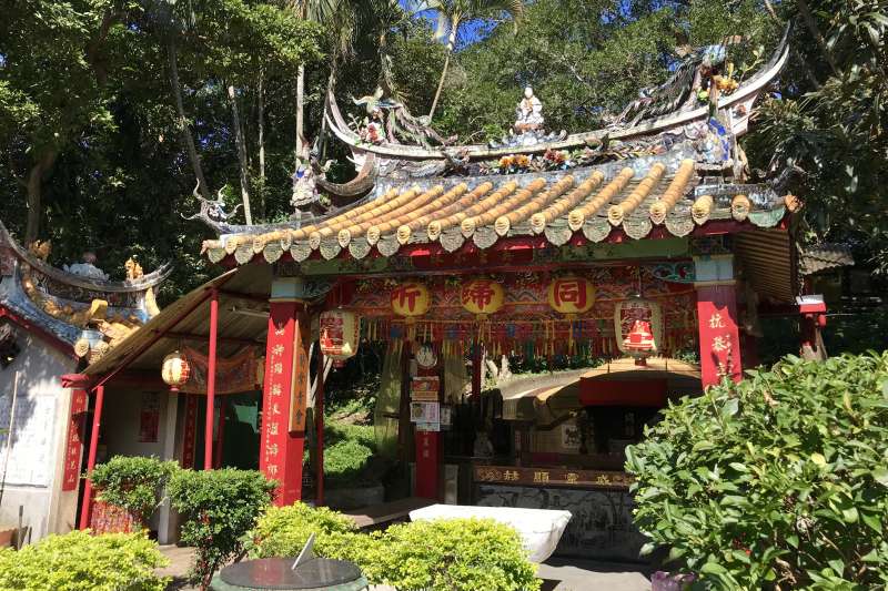 差點被魔神仔帶走！他進深山找阿公「入廟突被鎖住」著急求救　突冒怪聲「快把神像砸掉」轉身後超毛