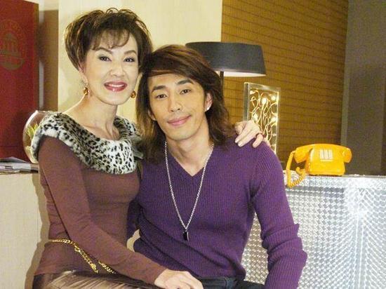 歌手出道演戲爆紅！卻被騙婚13年「40歲遇真愛再嫁」66歲又痛失獨子　今「76歲看淡人生」樂享晚年