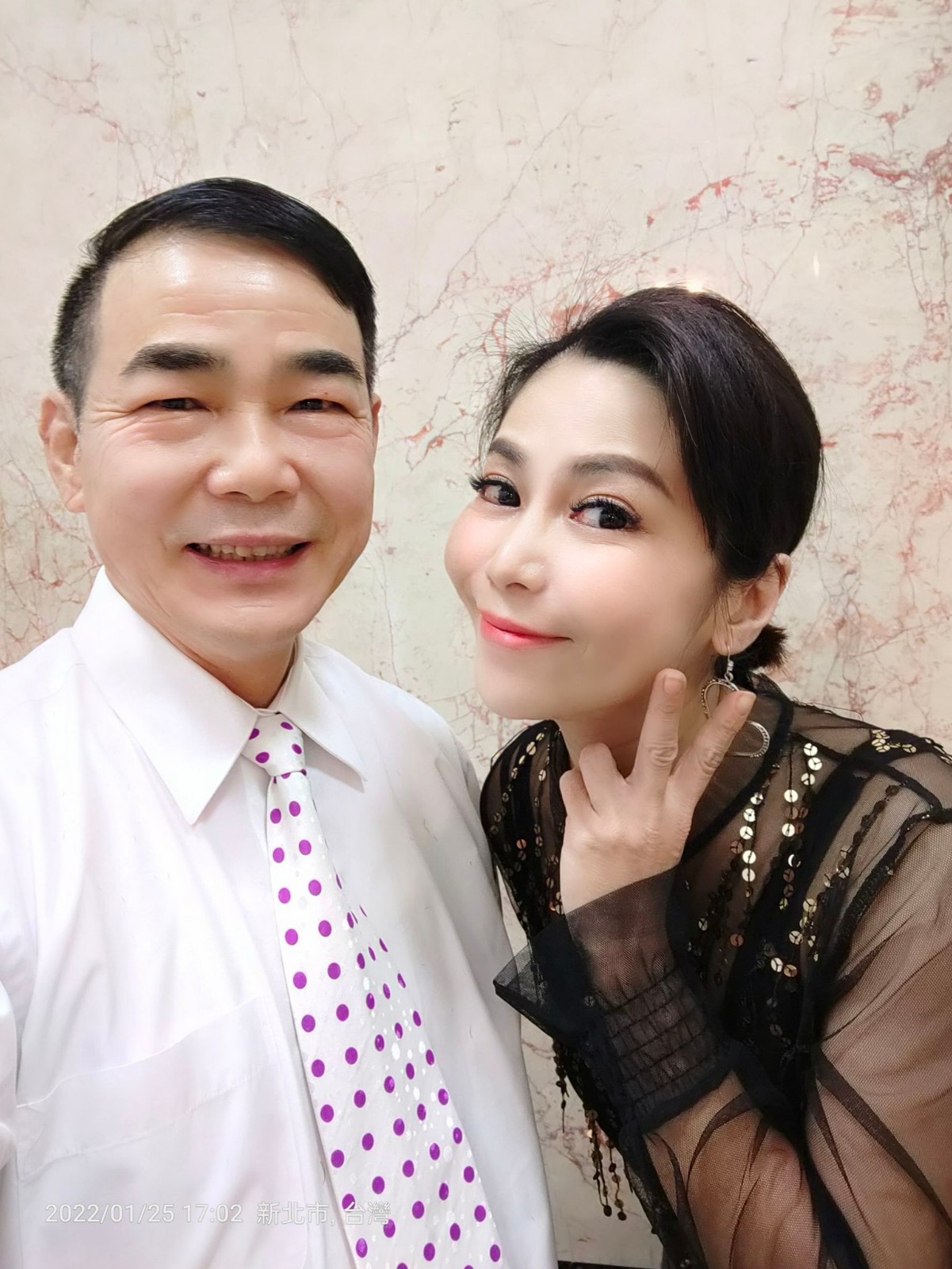 2婚2離同男人！《瞳鈴眼》女星「重逢20年前歡喜冤家」陷熱戀　坦言「一開始看他不順眼」曝喜訊