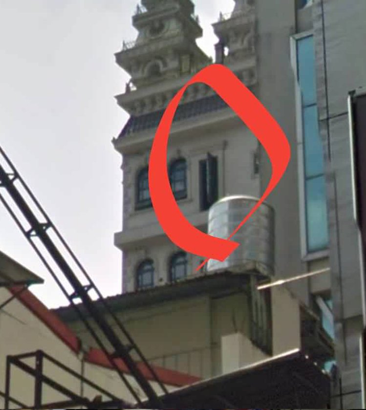 怪到登外媒！桃園驚見「高挑巴洛克式建築」座落大廈旁　知情人曝「這家背景很硬」屋主說話了