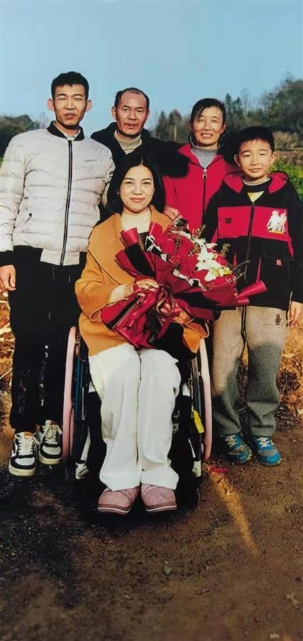 閨蜜變婆媳！34歲女意外癱瘓「丈夫不堪重負」離異　閨蜜心疼「讓她嫁給兒子」今現況曝光：天作之合