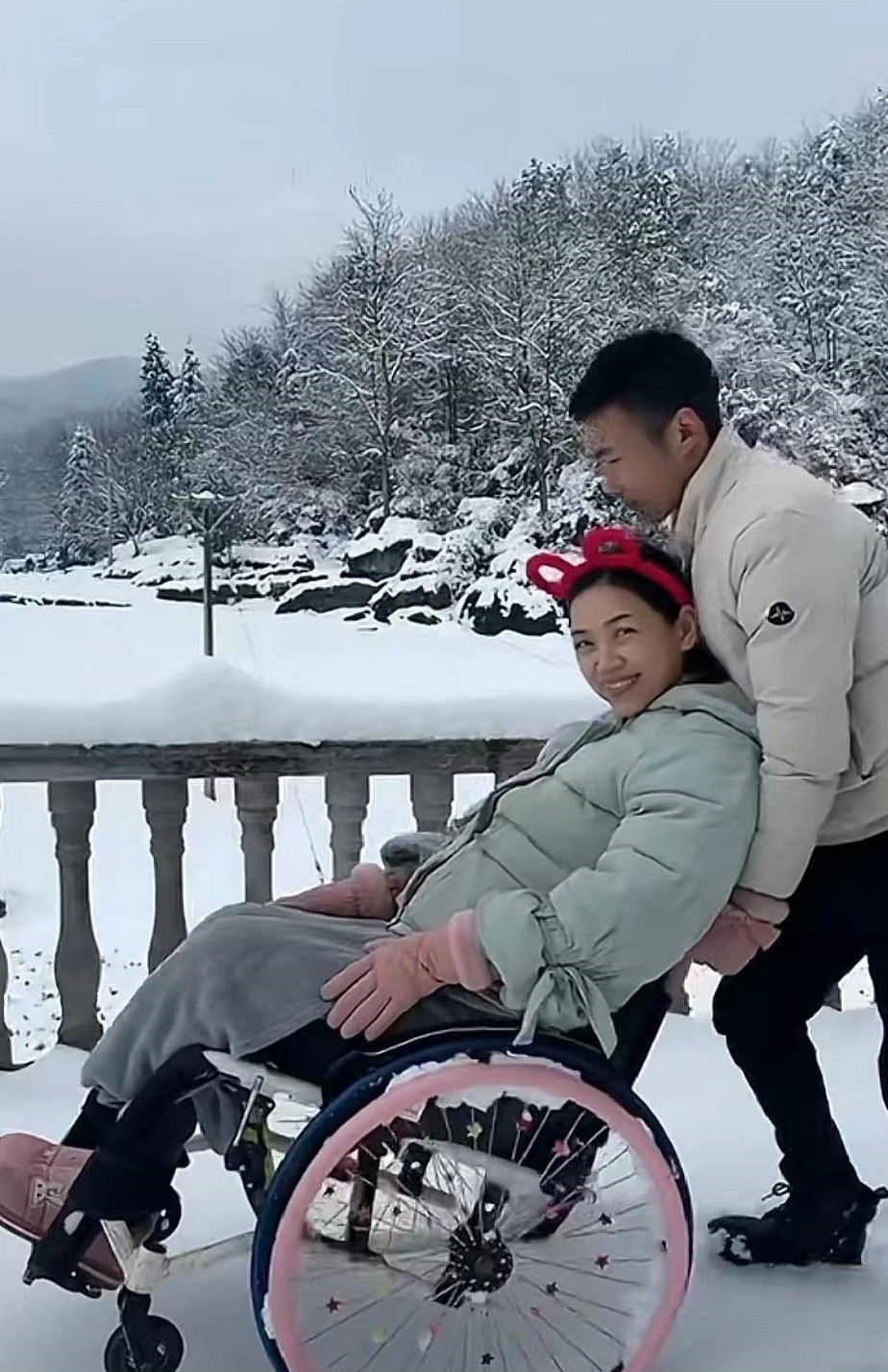 閨蜜變婆媳！34歲女意外癱瘓「丈夫不堪重負」離異　閨蜜心疼「讓她嫁給兒子」今現況曝光：天作之合