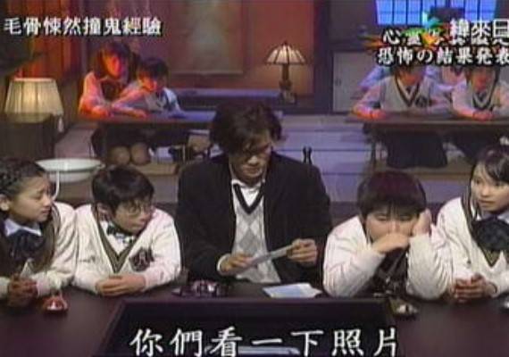 一群人開心笑呵呵！深夜烤肉「拍到沒看過的女人」他愣住　放大一看「全場只有她沒笑」3800網友嚇傻