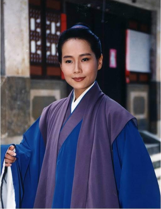 接受老去容貌！最美許仙「頂白髮消瘦現身」粉絲全看傻　遭酸崩壞笑喊「年齡不是問題」