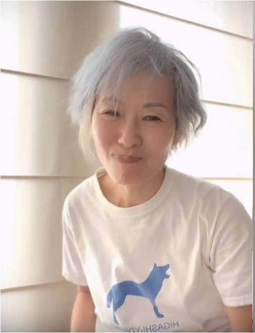 接受老去容貌！最美許仙「頂白髮消瘦現身」粉絲全看傻　遭酸崩壞笑喊「年齡不是問題」