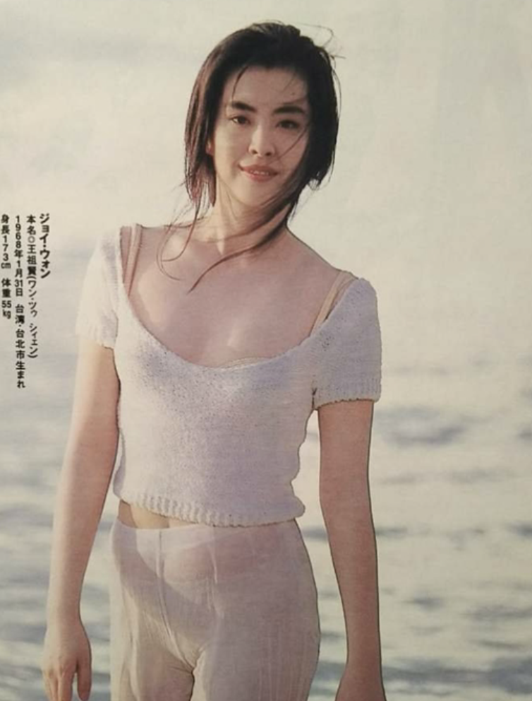 息影18年！王祖賢替雜誌拍攝「零修圖照流出」被拍到小肚腩　「換一角度看」網讚：最真實美態