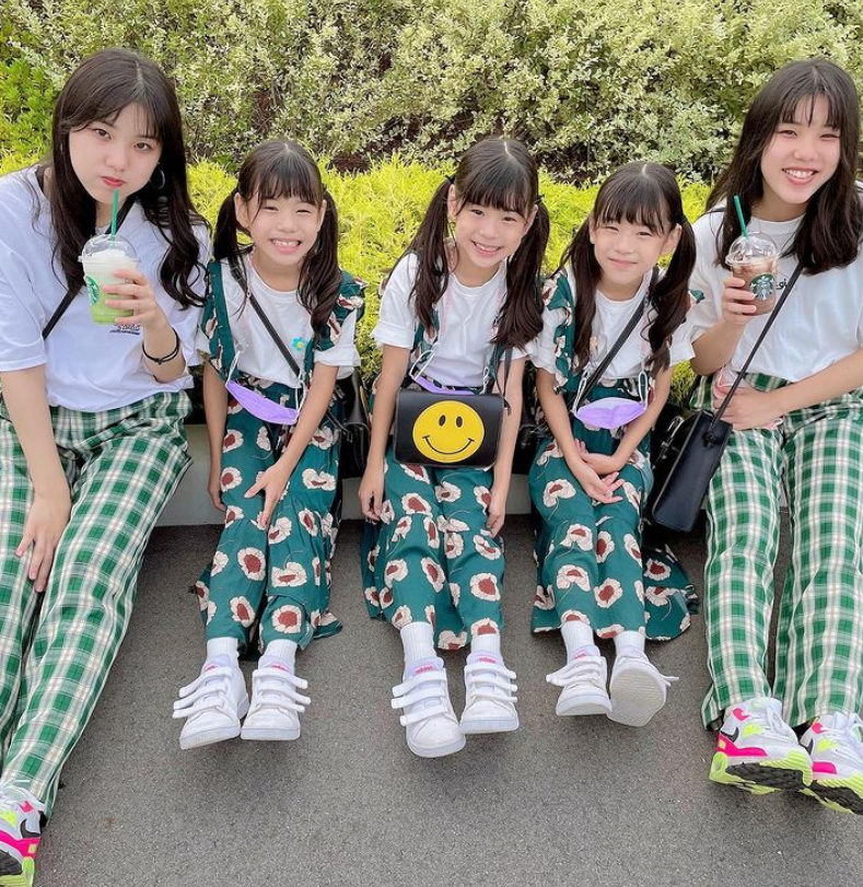 五倍幸福！辣媽生雙胞胎「幾年後又懷3胞胎」百萬分之一機率　「6人母女裝爆紅」一轉眼小女孩都長大了