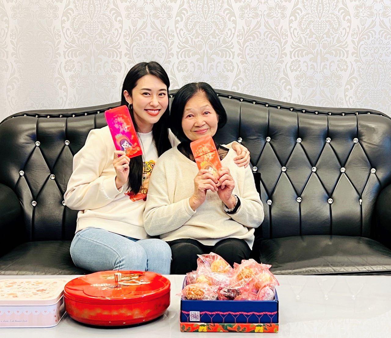 媽媽曾是明星！《一家團圓》女星「曝光母絕美顏值」　網驚豔喊「像是姊妹花」氣質溫婉