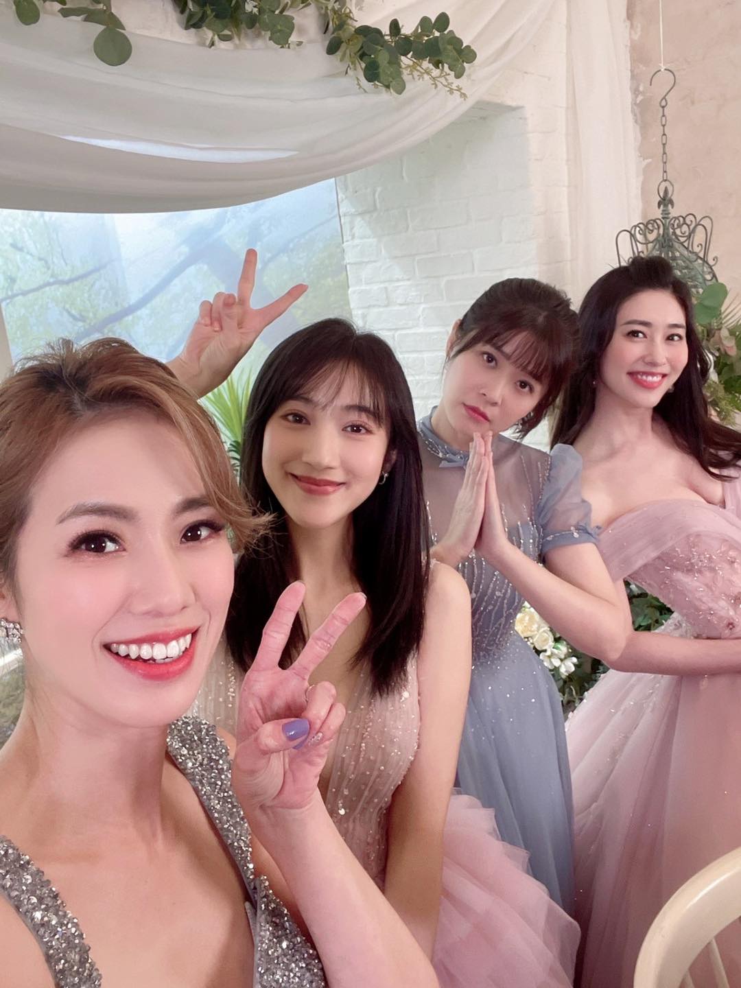 媽媽曾是明星！《一家團圓》女星「曝光母絕美顏值」　網驚豔喊「像是姊妹花」氣質溫婉