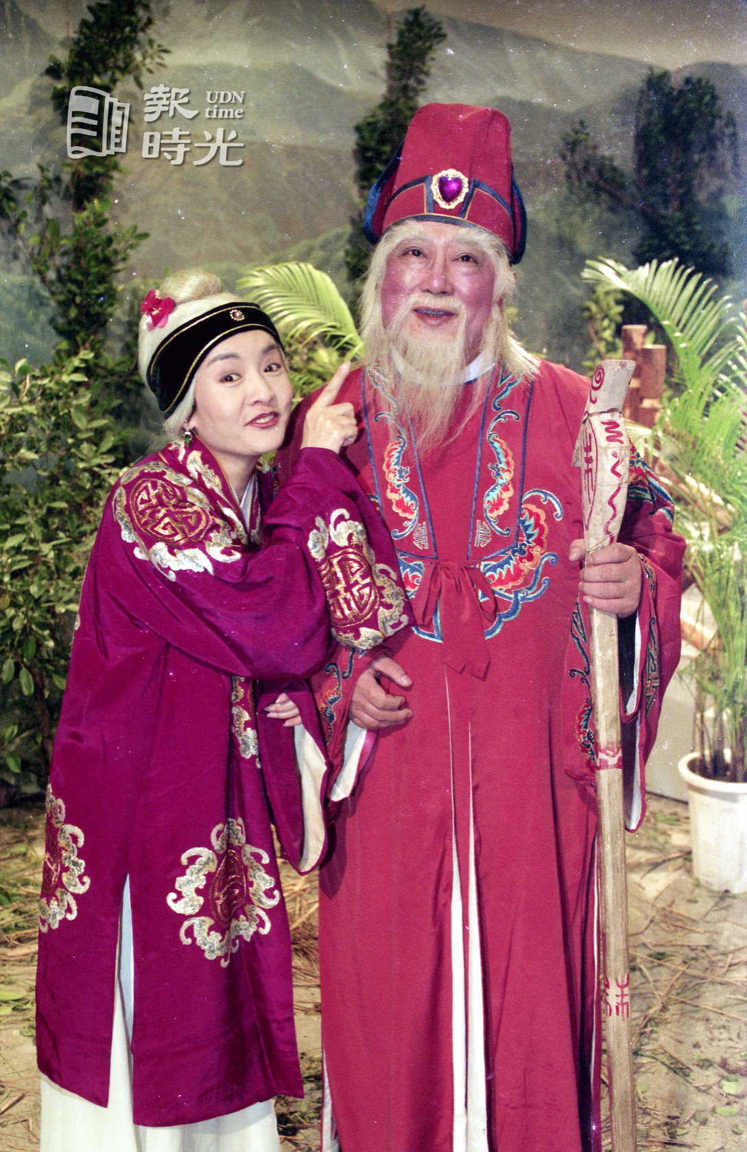 《天天開心》石松離世10週年！老觀眾曝「拿劇照當神拜」笑憶當年趣聞　摯友揭「幕後傳奇事蹟」留唯一遺憾