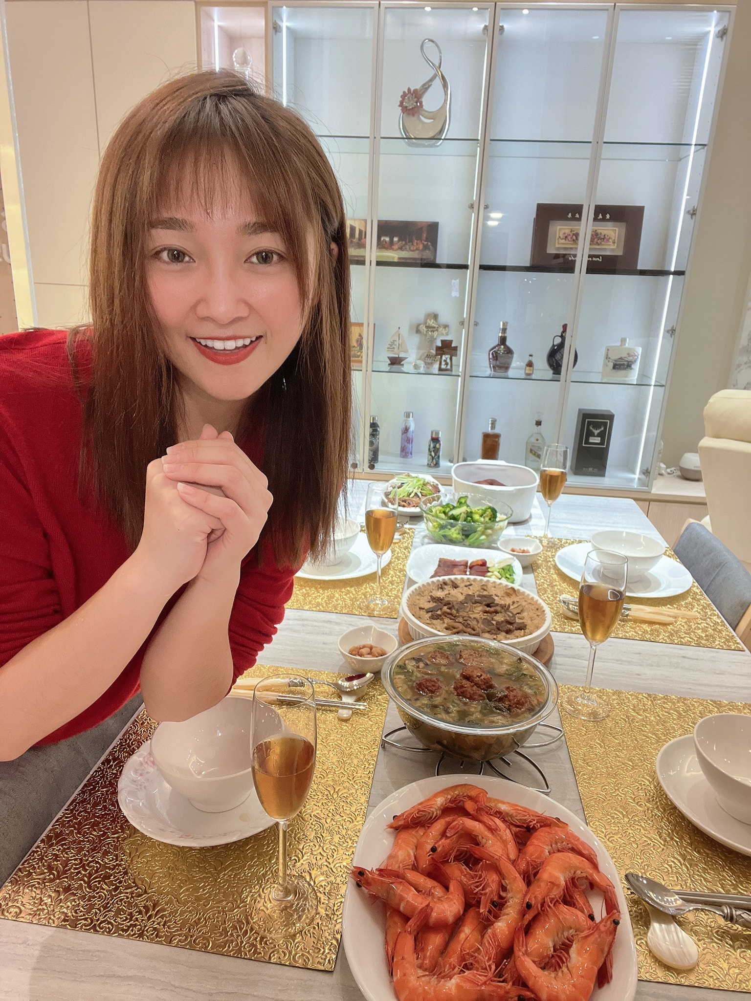 開箱2千萬新家！張文綺客廳「擺放展示櫃」裡面都是珍貴收藏　「規劃孝親房」巧思藏愛：回家像度假