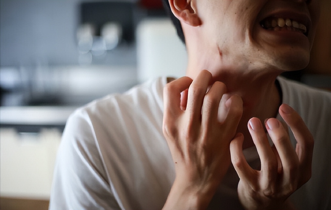 生存率很低！喉嚨若有這「4個症狀」要及時就醫　不是咽炎「可能是食道癌上身」
