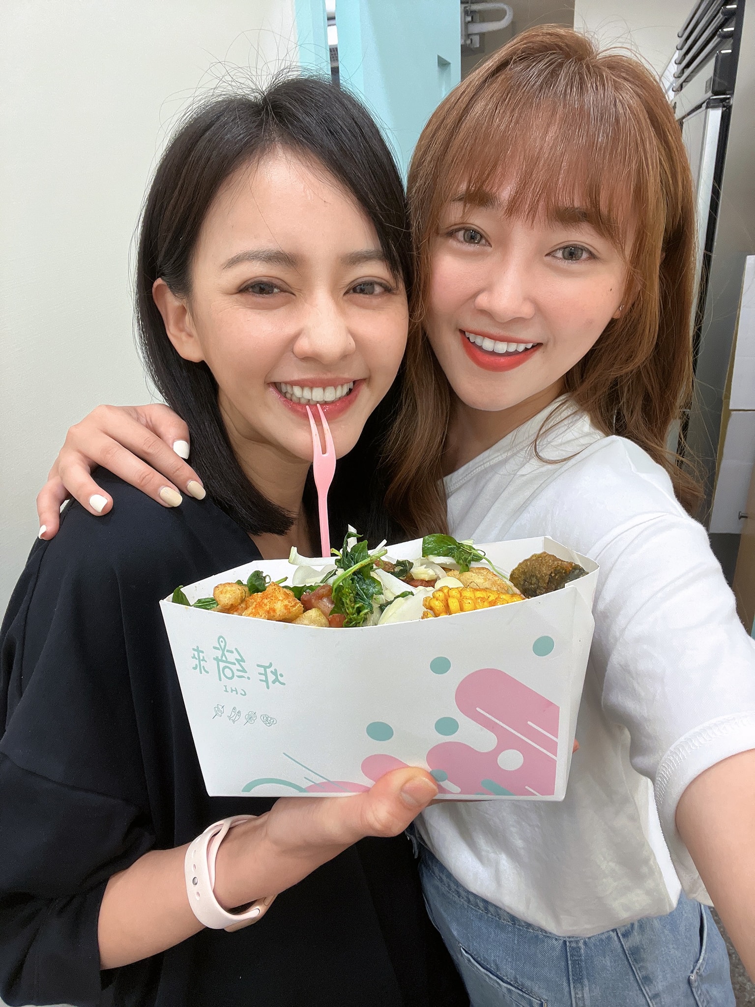 寧願少賺一天！張文綺砸百萬開鹹酥雞店「創業充滿曲折」　試營運「才開2天就休店」原因曝光