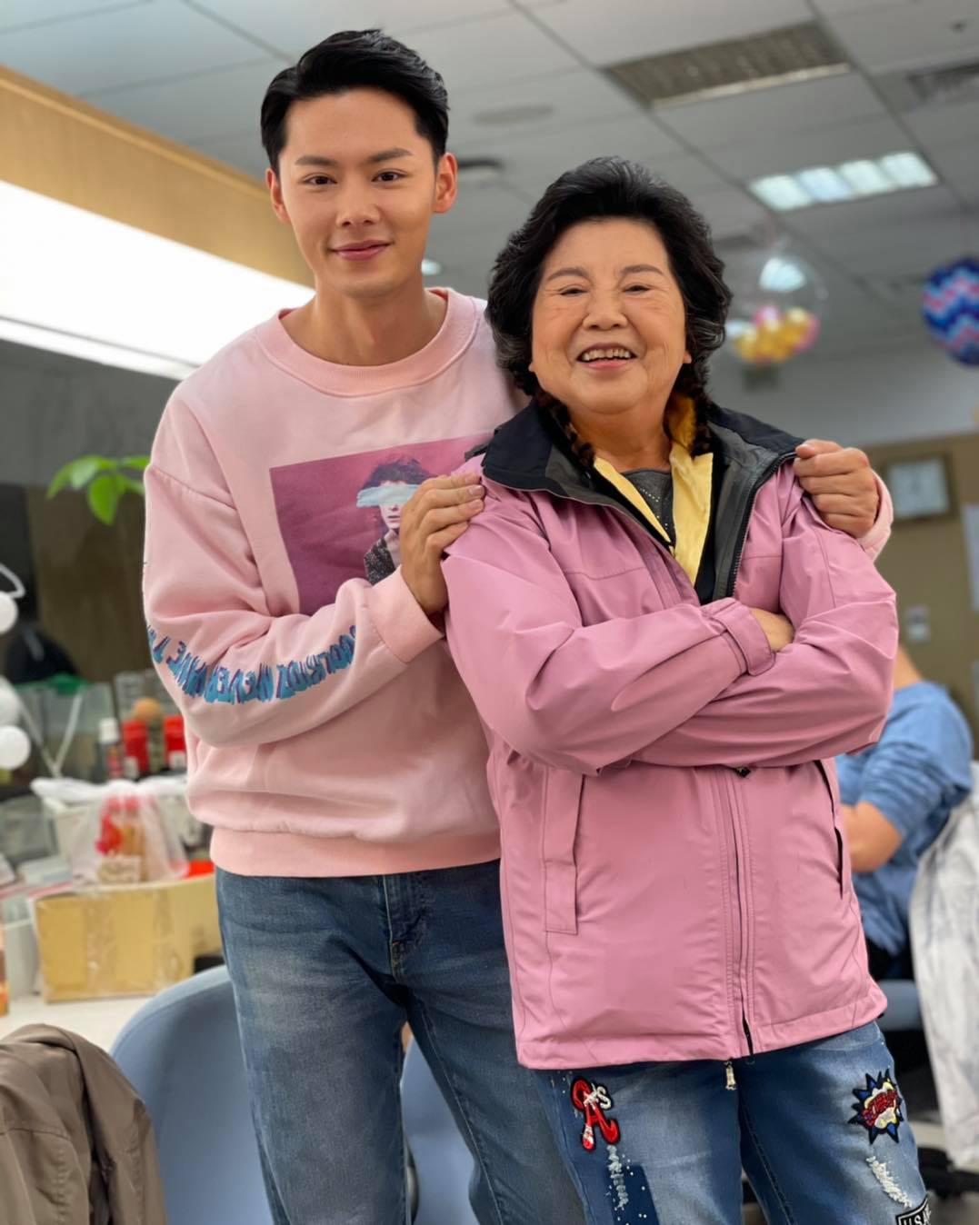 甜談姊弟戀！《黃金歲月》羅子惟「忍痛放棄國手夢」轉戰演戲　遭指鼻罵太爛「卻靠撩姊爆紅」