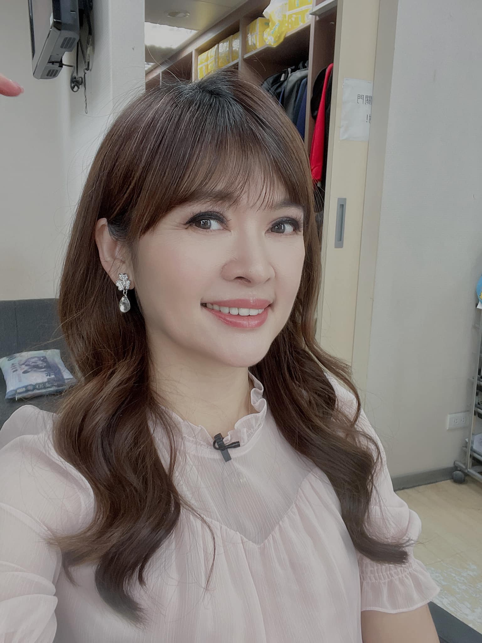 最美氣象主播！王淑麗獨創「花10年走遍144鄉鎮」報氣象　「罕吐父親惡行」謝老公撐腰愛護