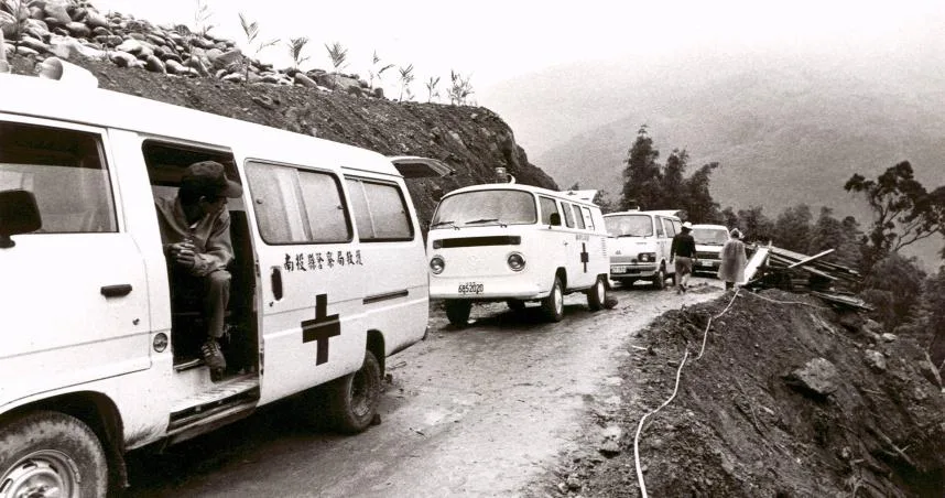 南投山難28死！瀑布下驚見「黑白無常抓交替」靈異照曝光　知情人曝：「遊客舉動激怒了魔神仔」