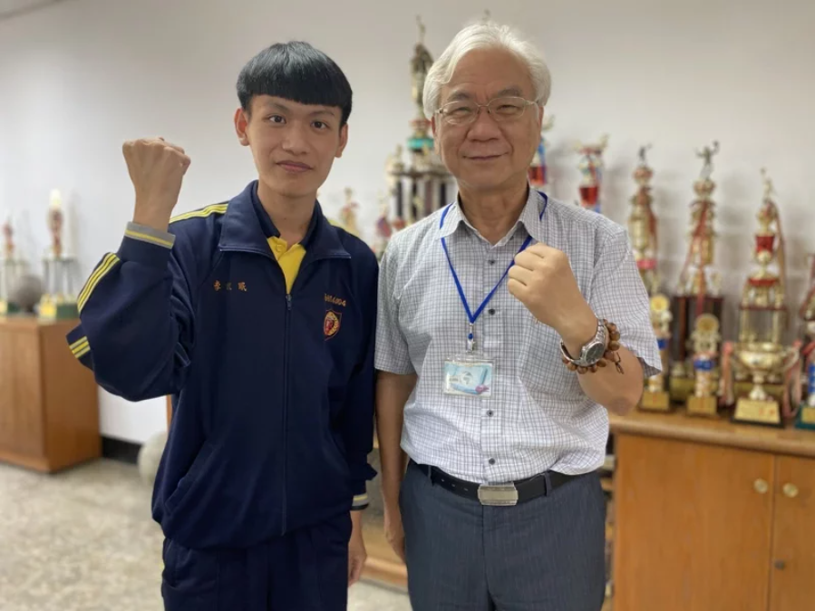 3親驟逝！高中生李欣珉突破困境獲「總統教育獎」　感謝他人相助，願「手心向下」回饋社會