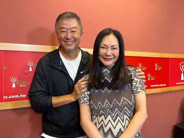 一手捧紅大小S卻被氣瘋！王偉忠揭「當姐妹經紀人辛酸史」笑喊有現世報　S媽現身喊話女兒「老娘要退休了」