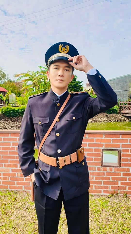 兼職倉庫工！戲說男星「突遭美魔女開價」單月20萬陪伴費　笑喊你體格好好「直接送百萬名車」