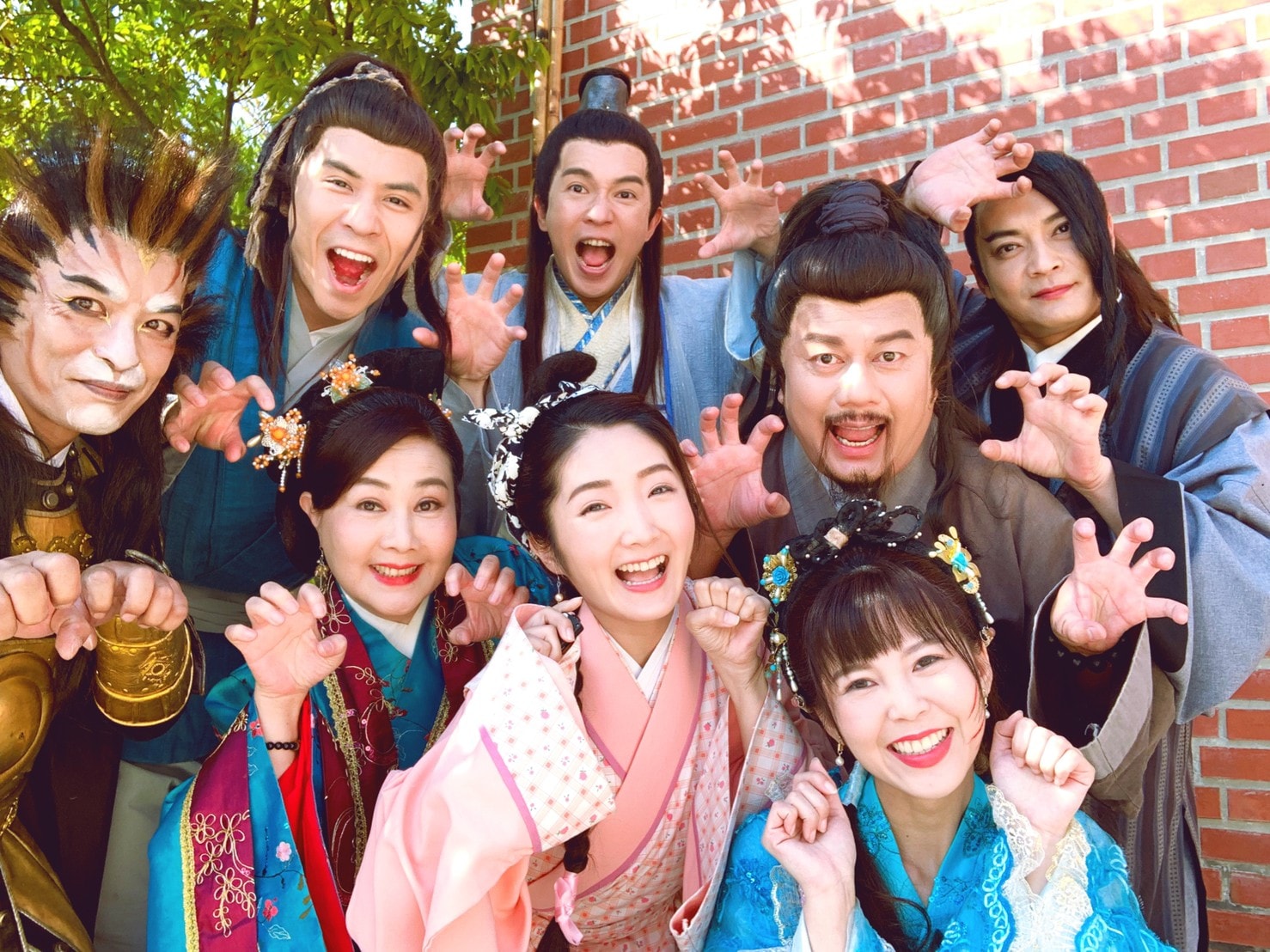 兼職倉庫工！戲說男星「突遭美魔女開價」單月20萬陪伴費　笑喊你體格好好「直接送百萬名車」