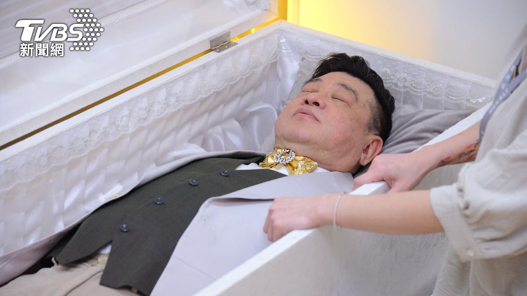 提前見習喪禮！演藝圈大咖「躺棺材不忌諱」樂喊：和于美人共葬　情同兄妹「曝她溫暖叮嚀」豁達看離世