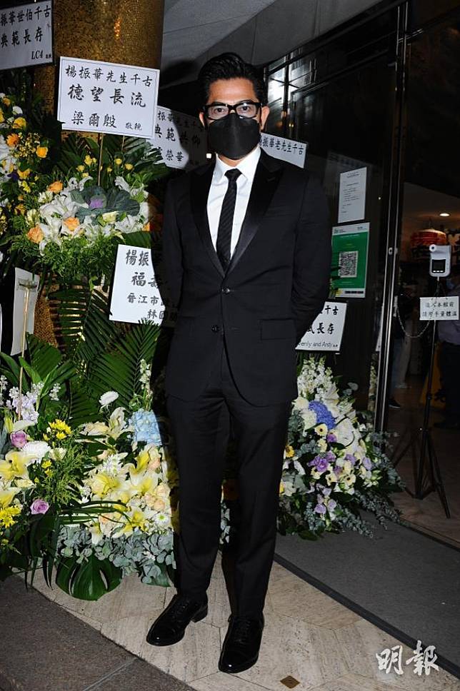 為了一個女人！郭富城「帶妻兒赴靈堂弔唁」　堅持「親送對方最後一程」扶棺畫面曝光