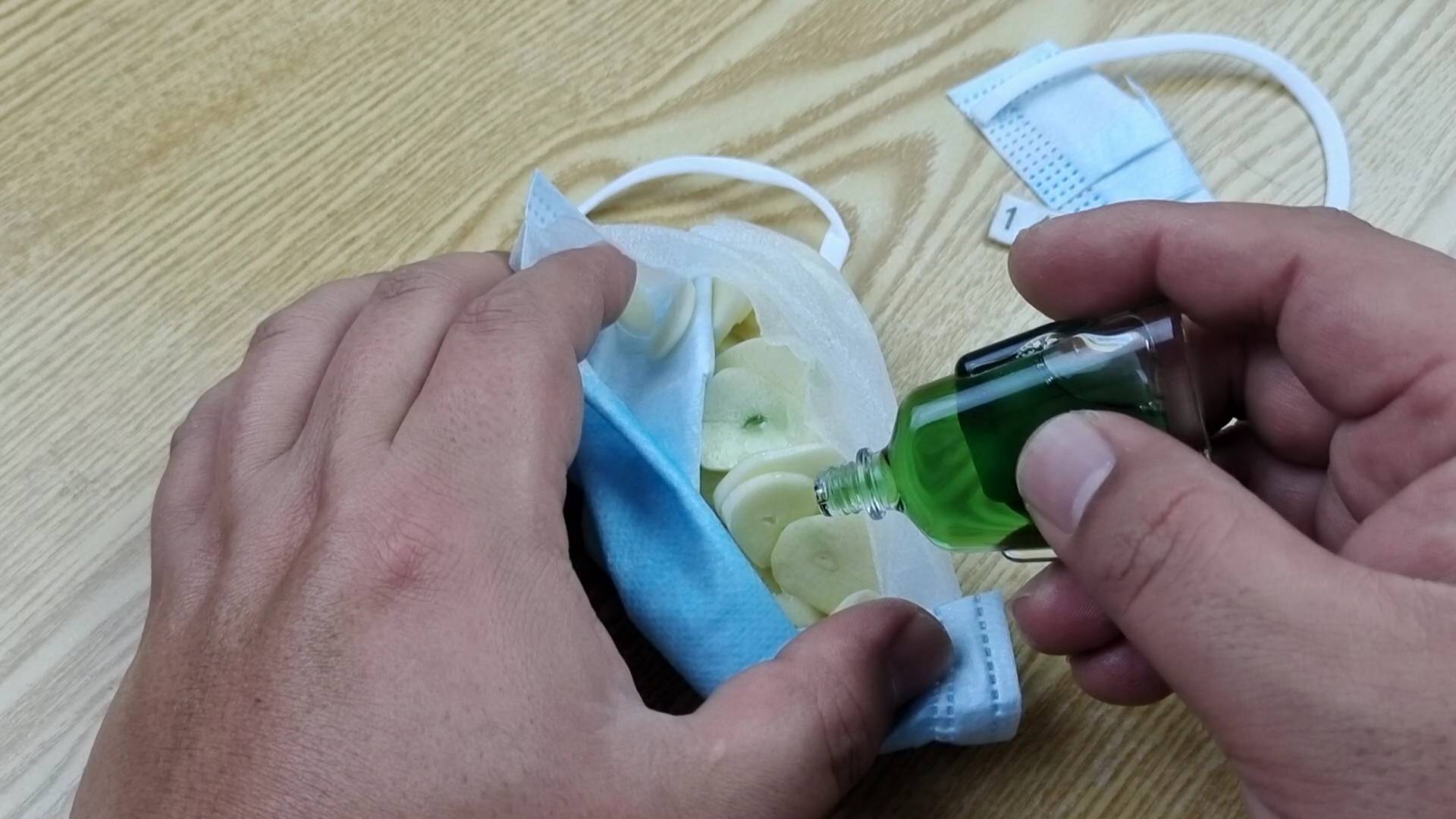 夏天蚊蟲活躍!教你實用驅蚊妙招「綠油精倒在大蒜上」解決了家家戶戶大難題 方便實用:不怕蚊子了