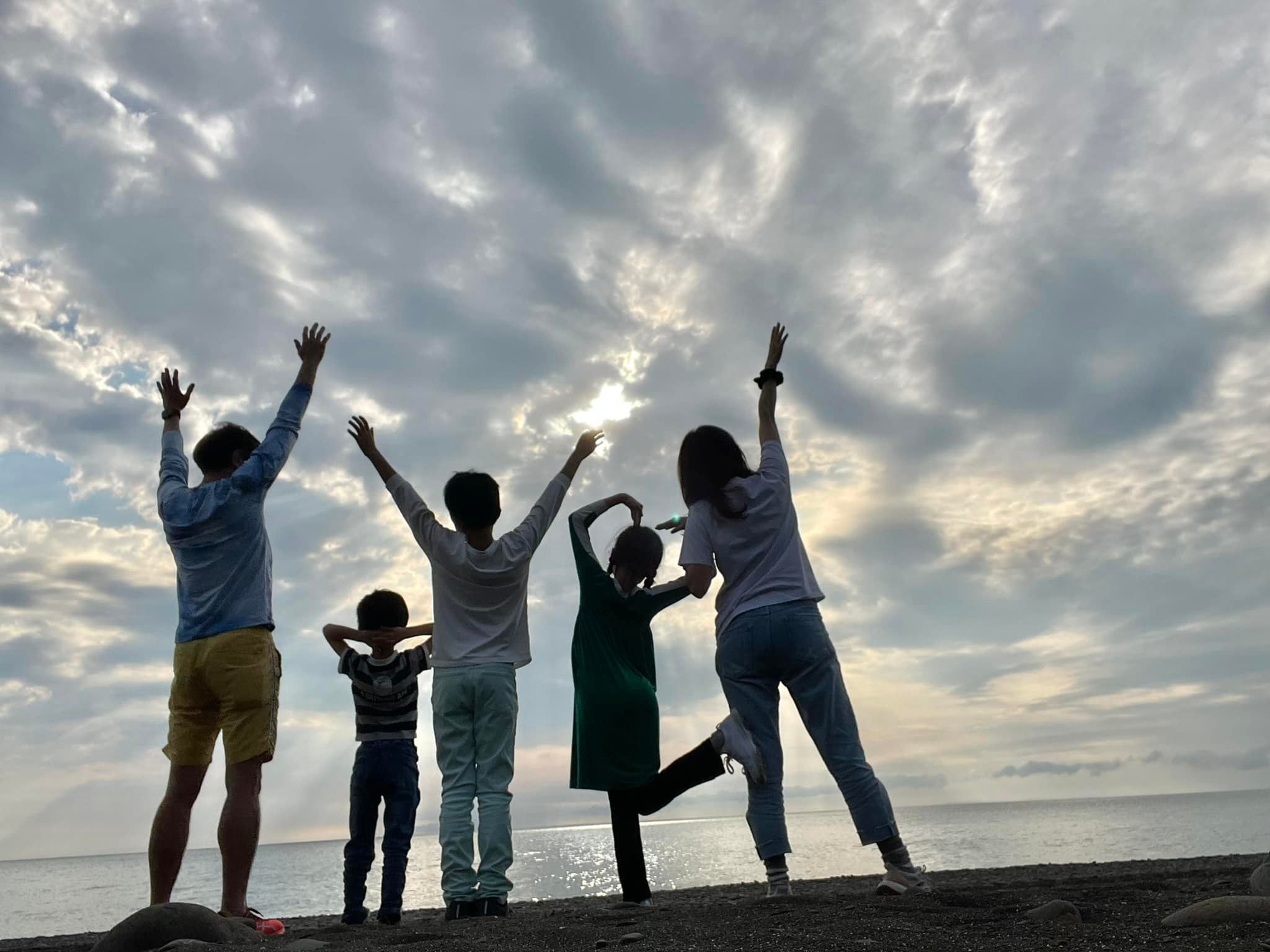 終於回台！香港媳婦攜五口返台3個月　廖家儀享受寶島風光直奔墾丁見小嫻