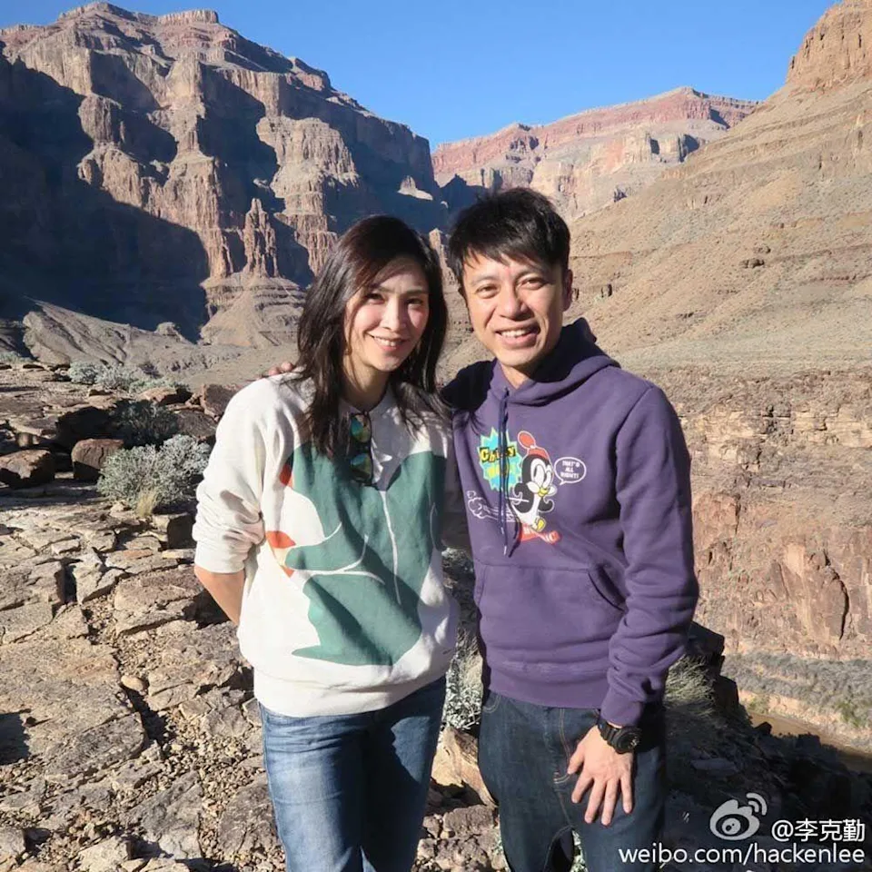 一見鍾情就是30年！54歲男星「談起愛妻仍臉紅」：她是無可取代的女人　「財政大權全歸她」要太太安心當少奶奶
